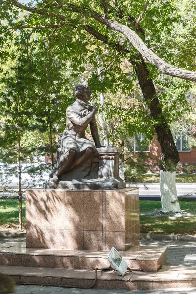 Karaganda, Kazakistan - 1 settembre 2016: Monumento AS Pushkin — Foto Stock