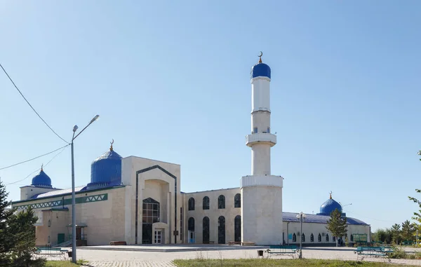 Karaganda, Kazakhstan - September 1, 2016: Karaganda city mosque — Stock Photo, Image