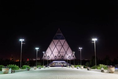 Astana, Kazakistan - 3 Eylül 2016: Barış Sarayı ve Reco
