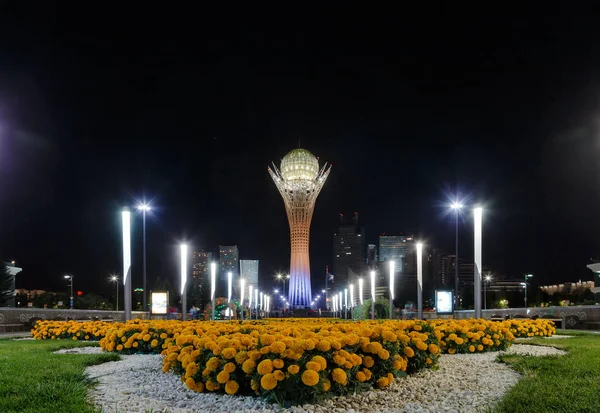 Astana, Kazachstán - 3. září 2016: Baiterek – centrální — Stock fotografie