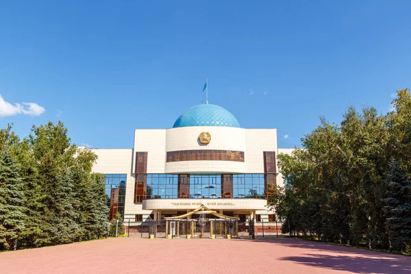 Astana, Kazajstán - 4 de septiembre de 2016: El Museo de la Primera — Foto de Stock