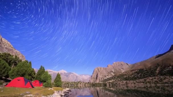 Spuren von Sternen ähnlich wie Meteoriten — Stockvideo