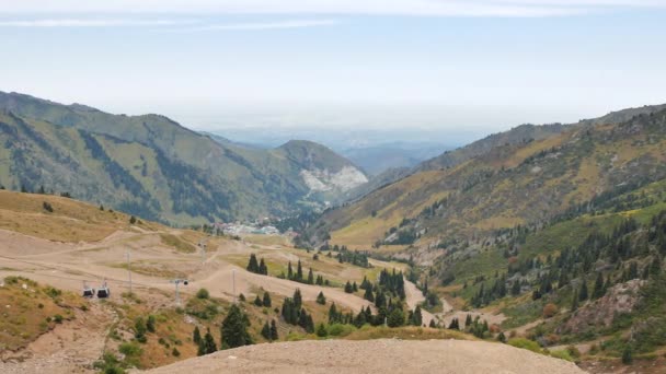 Città dal passo Shymbulak — Video Stock