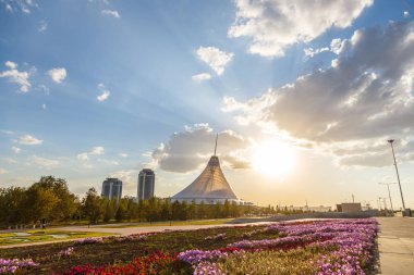 Astana, Kazakistan - 5 Eylül 2016: Khan cen alışveriş Shatyr