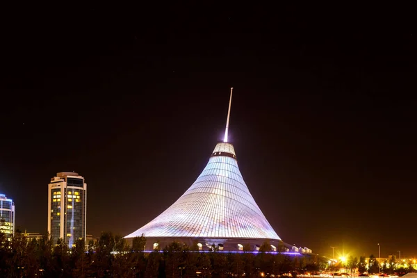 Astana, Kazakstan - 5 September 2016: Shopping center Khan Sha — Stockfoto