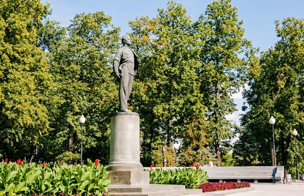 Rusia, Kazán - 19 de agosto de 2017: Monumento a V. Ulyanov (Lenin ) — Foto de Stock