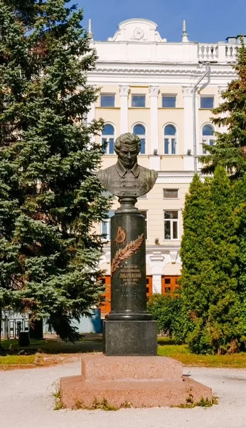 Rusya, Kazan - 19 Ağustos 2017: Ni İvanoviç Lobaçevski anıt — Stok fotoğraf