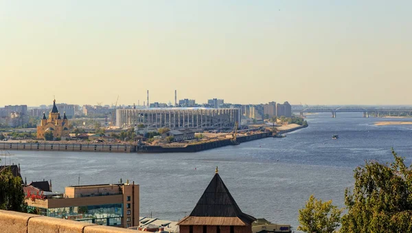 Russia, Nizhny Novgorod - August 21, 2017: View from Nizhny Novgorod Kremlin at Nizhny Novogorod Stadium, building for the 2018 FIFA World Cup in Russia — Stock Photo, Image