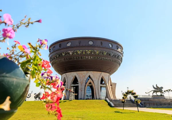 Rusland, Kazan - 19 augustus 2017: Kazan familie Center is het paleis van de belangrijkste bruiloft in Kazan en de Republiek van Tatarstan. Rusland — Stockfoto