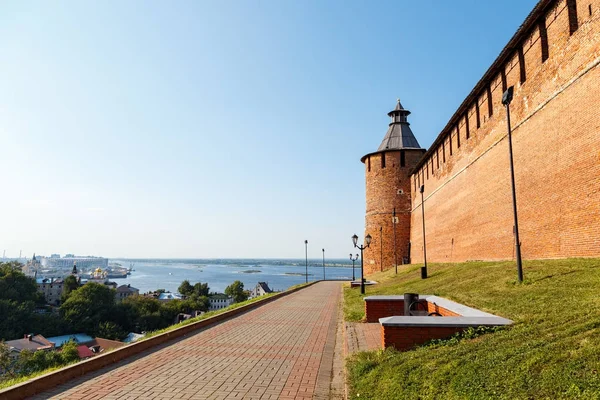 Rosja, Niżny Nowogród - 22 sierpnia 2017: Duże Muzeum złożone Niżny Nowogród Kremla, Wieża Tajnickaja — Zdjęcie stockowe