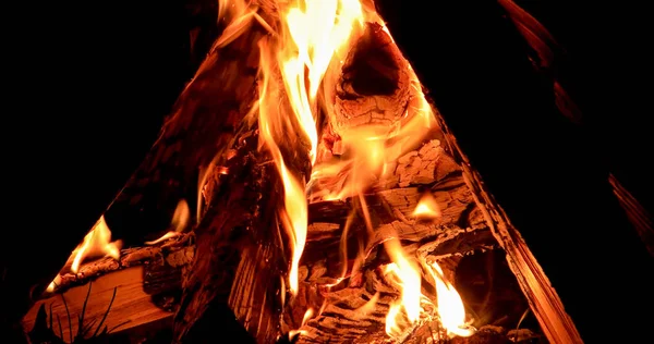 Bonfire γκρο πλαν. Πλησιάζει — Φωτογραφία Αρχείου