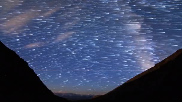 Vestígios Estrelas Forma Vestígios Evanescentes Lua Erguida Plateau Kara Say — Vídeo de Stock