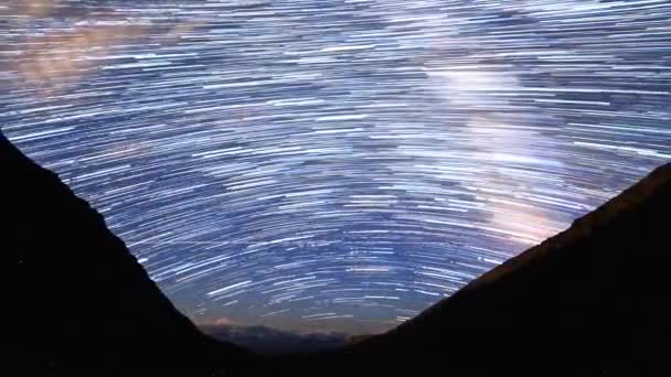 Следы Звёзд Виде Исчезающих Следов Восход Луны Кара Сай — стоковое видео