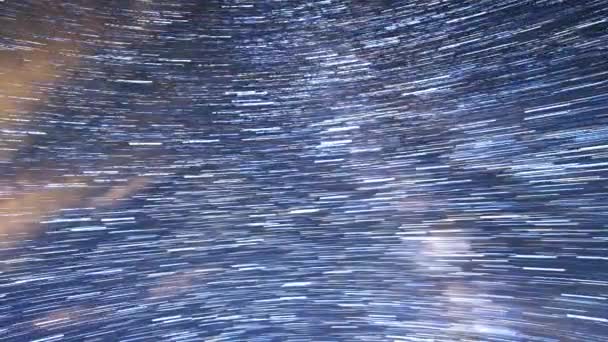 線の形の星からのトレース ムーン上昇 高原カラと言う キルギスタン 時間の経過 ビデオ — ストック動画