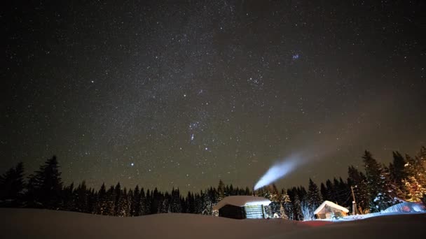 Het Kleine Huis Achtergrond Van Sterrenhemel Winter — Stockvideo