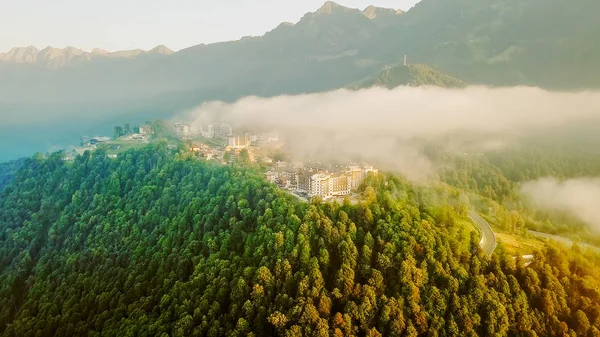 Pohled z vzduchu. Rosa Khutor, Krasnaya Polyana. Soči, Rusko — Stock fotografie