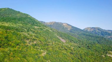Kafkas Dağları uçuşta. Karaçay-Çerkes Cumhuriyeti, Rusya Federasyonu 