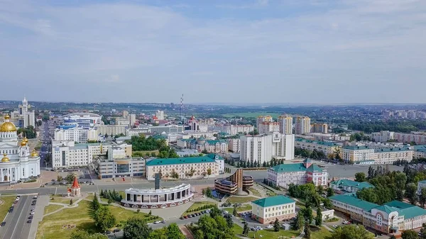 圣义勇士大教堂 Feodor 乌沙科夫。Saransk, 俄罗斯。美丽的城市全景 — 图库照片