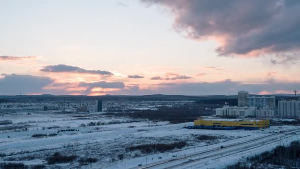 Abendwolken Über Yekaterinburg Russland Zeitraffer Video Ultrahd — Stockvideo