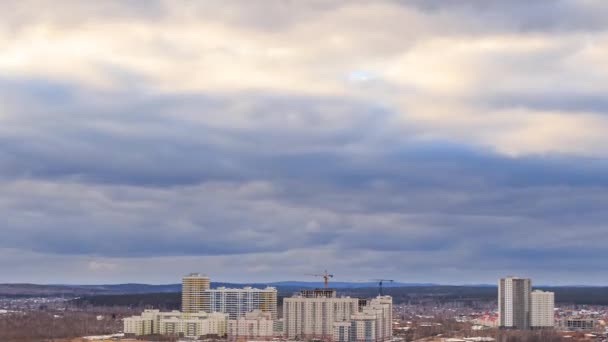 新しい住宅の高層ビル エカテリンブルク ロシア 時間の経過 ビデオ — ストック動画