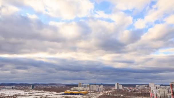 Abendwolken Über Den Vororten Von Yekaterinburg Russland Zeitraffer Video Ultrahd — Stockvideo