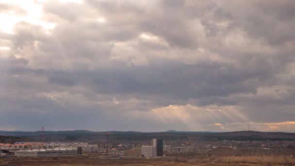 Nubes Nocturnas Sobre Los Suburbios Ekaterimburgo Rusia Video Time Lapse — Vídeos de Stock