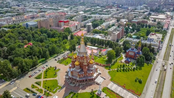 Kathedraal van de heilige aartsengel Michaël. Izjevsk, Rusland — Stockfoto