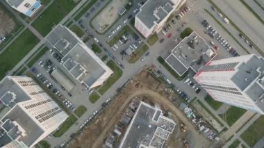 Kentsel gelişim. Yerleşim alanı akademik. Rusya. Ekaterinburg, havadan görünümü. Video. UltraHD (4k)