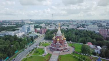 Rusya, Izhevsk - 18 Ağustos 2017: Katedrali kutsal Archangel Michael. Video. UltraHD (4k)