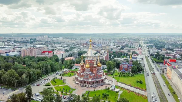 Rusia, Izhevsk - 18 de agosto de 2017: Catedral del Santo Arcángel Miguel —  Fotos de Stock