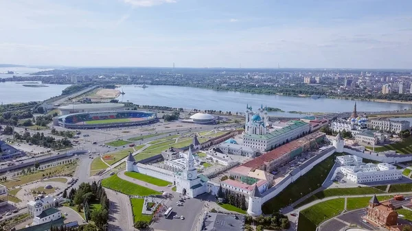 Panoramiczny widok na Kreml Kazański. Kazan, Federacja Rosyjska — Zdjęcie stockowe