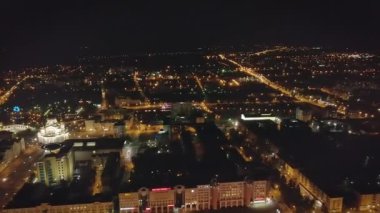 Rusya, Saransk - 25 Ağustos 2017: hava gece panorama 2018 Dünya Kupası Rusya'nın şehrin. Video. UltraHD (4k)