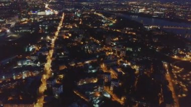 Nijniy Novgorod üzerinde gece manzara havadan. Rusya. Video
