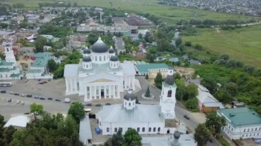 Diriliş Katedrali, Arzamas, Rusya Federasyonu Hava görünümünü. Video. UltraHD (4k)
