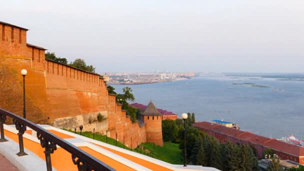 Muren Torens Van Het Kremlin Van Nizjni Novgorod Dawn Wolga — Stockvideo