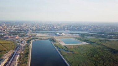 Rostov-on-Don'ın panoramik hava görünümünü. Stadyum, Don Nehri. Rusya, Rostov-on-Don. Video. UltraHD (4k)