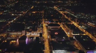 Rusya, Saransk - 25 Ağustos 2017: hava gece panorama 2018 Dünya Kupası Rusya'nın şehrin. Video. UltraHD (4k)