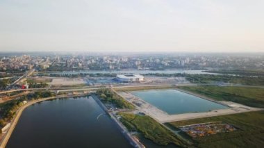 Rostov-on-Don'ın panoramik hava görünümünü. Stadyum, Don Nehri. Rusya, Rostov-on-Don. Video. UltraHD (4k)