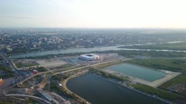 Rostov-on-Don'ın panoramik hava görünümünü. Stadyum, Don Nehri. Rusya, Rostov-on-Don. Video. UltraHD (4k)