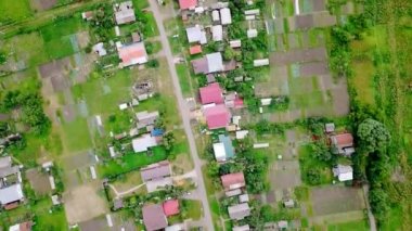 Bahçeleri, Saransk düşük katlı binalarda. Havadan görünümü. Rusya. Video. UltraHD (4k)