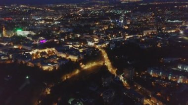 Nijniy Novgorod üzerinde gece manzara havadan. Rusya. Video