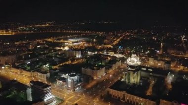 Rusya, Saransk - 25 Ağustos 2017: hava gece panorama 2018 Dünya Kupası Rusya'nın şehrin. Video. UltraHD (4k)