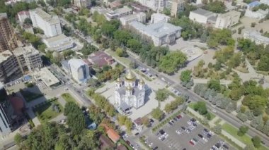 askeri katedral kutsal Prens Alexander Nevsky, şehir Krasnodar, Rusya Federasyonu Hava görünümünü. Video. UltraHD (4k)