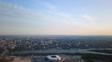 Rostov-on-Don'ın panoramik hava görünümünü. Stadyum, Don Nehri. Rusya, Rostov-on-Don. Video. UltraHD (4k)