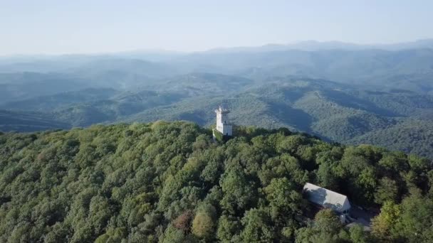 Berg Mit Turm Und Dichtem Grünen Wald Berg Achun Sotschi — Stockvideo