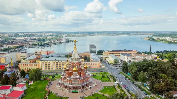 Rusya, Izhevsk - 18 Ağustos 2017: Katedrali kutsal Archangel Michael 