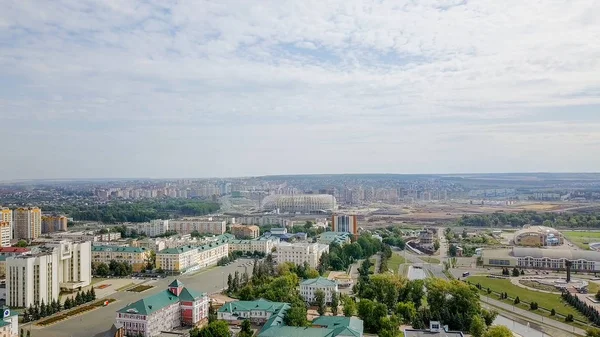 Nádherný panoramatický výhled z centra Saransk, jakož i stadion pod výstavby, Rusko, Saransk — Stock fotografie