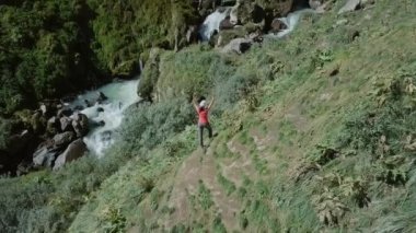 kadının Elbruz Dağı ve Sultan şelale Kızıl-Su Nehri, Kabardey-çatışmalar işgalciler, Rusya, video