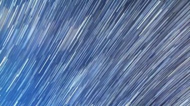 Kutup yıldızı etrafında çizgiler şekillendirme yıldız. Video. UltraHD (4k)