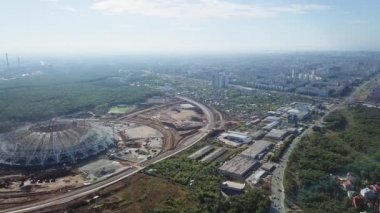 Rusya, Samara - 15 Eylül 2017: Futbol Stadyumu Samara kentinde inşaatı. FIFA Dünya Kupası Rusya 2018 yılında ev sahipliği için. Video. UltraHD (4k)